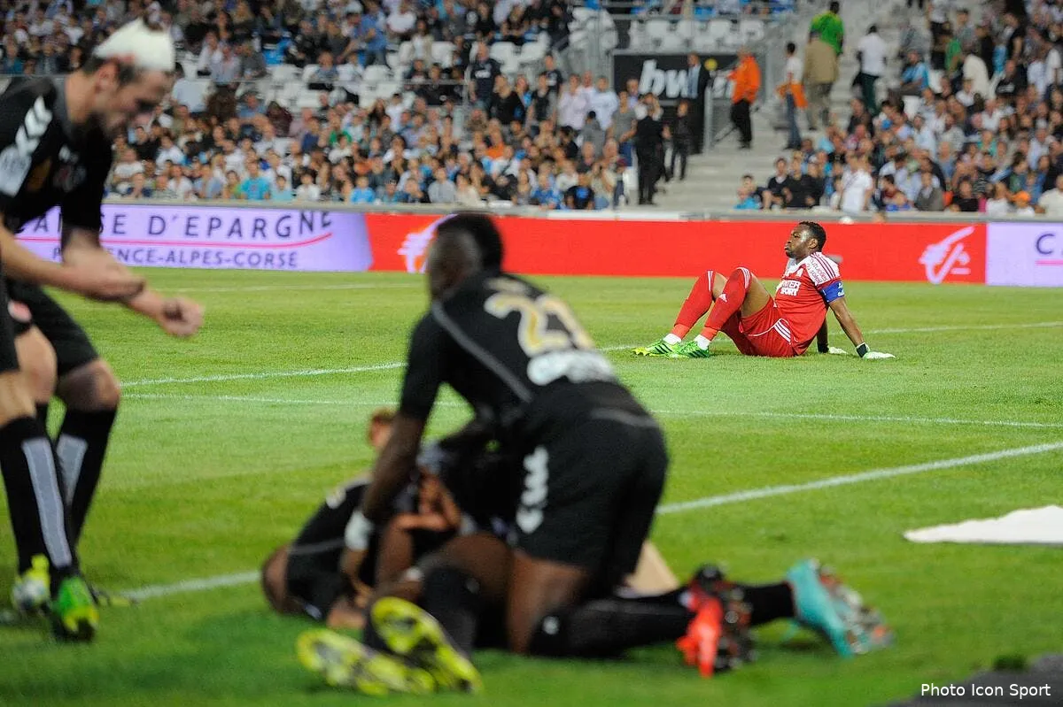 cinq defaites mandanda a connu pire a l om iconsport noe 261013 02 1268561