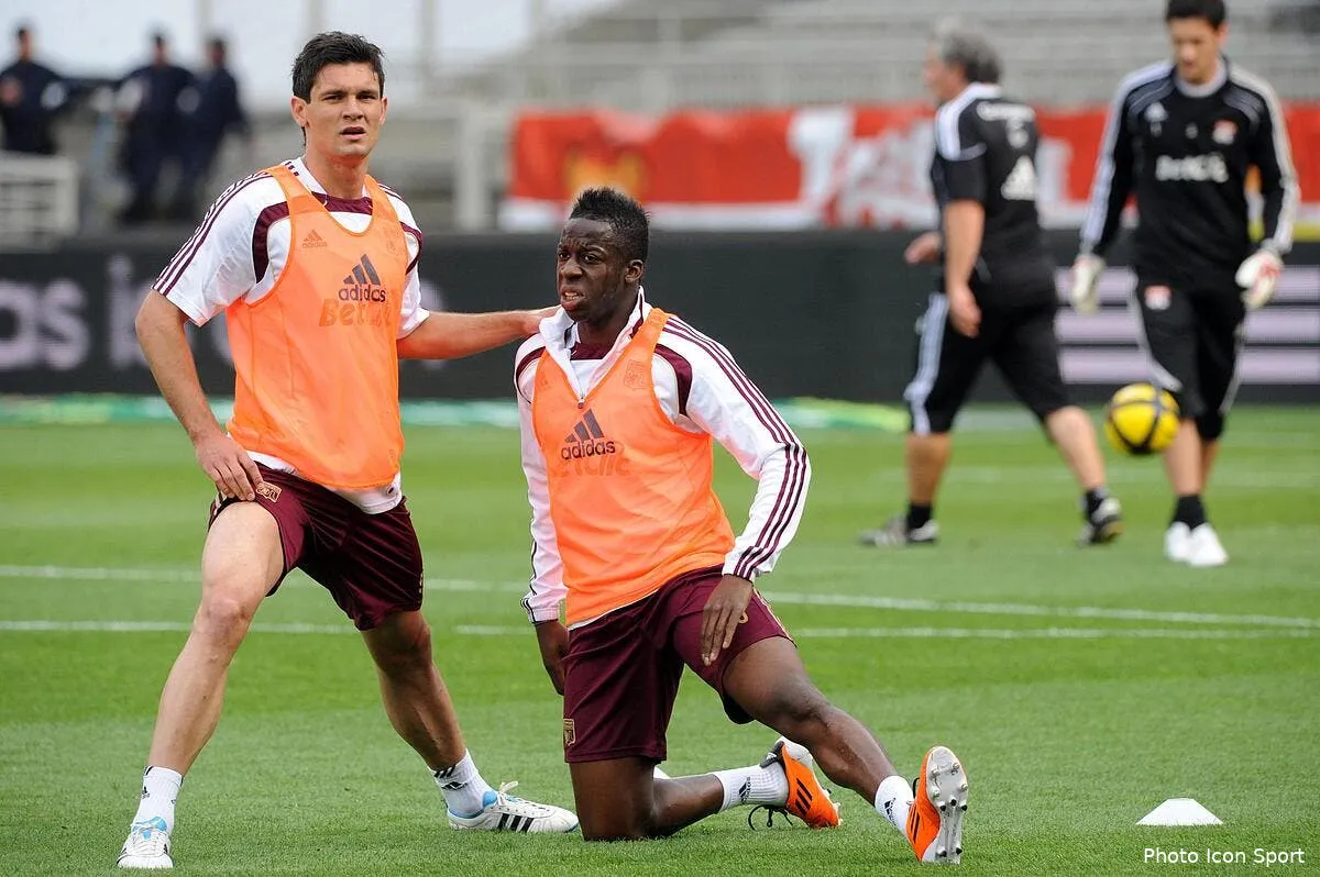 cissokho en mode wait and see a l ol iconsport jpt 270411 99 2521356