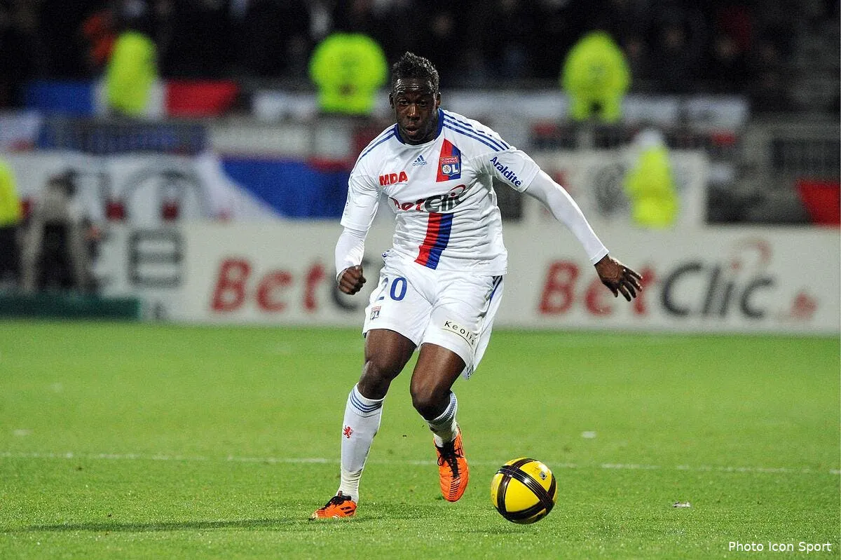 cissokho proche de liverpool et 10me dans les poches de l ol iconsport jpt 190311 77 0222025