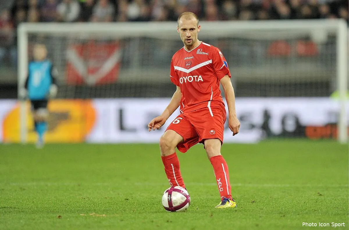 cohade pour renforcer le milieu de terrain de l ol iconsport win 301011 44 4627954