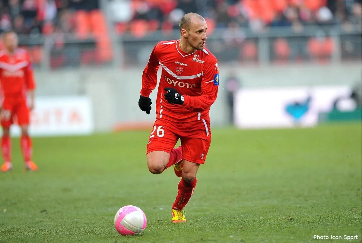 cohade signera a l asse l ete prochain iconsport win 110212 05 6831533