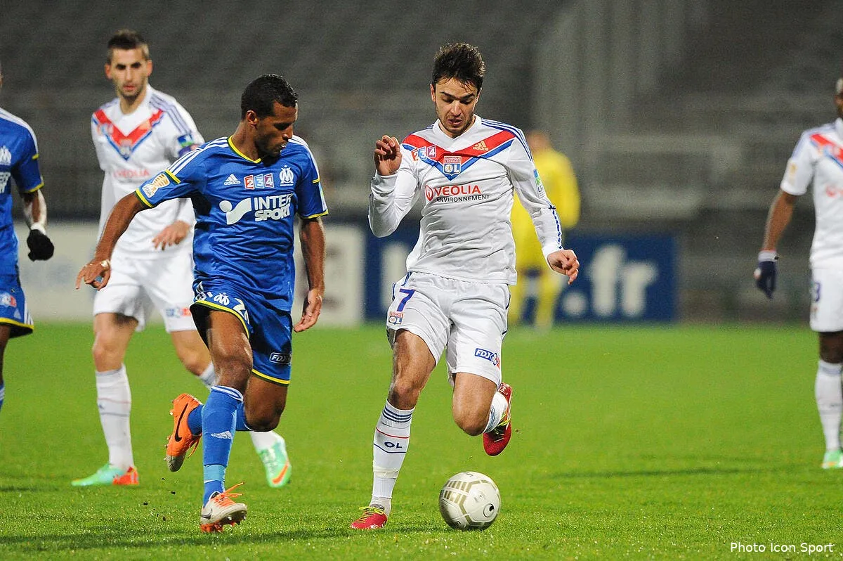 comme l ol riolo transperce le milieu de l om romao74209