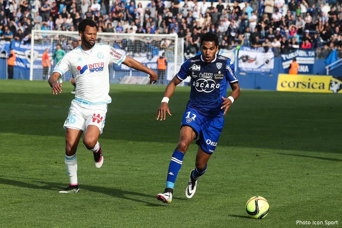 contre son camp carton rouge defaite la galere continue a l om iconsport mae 030416 01 09138632