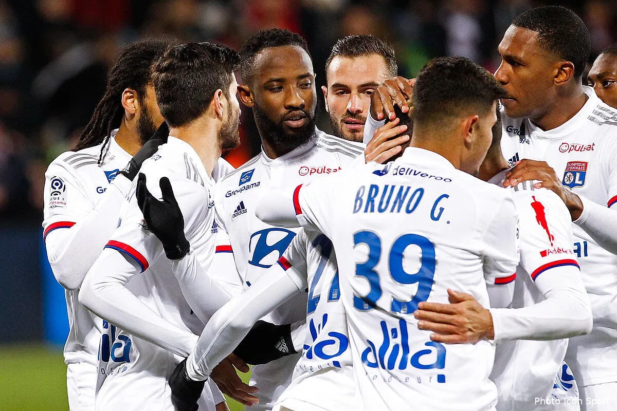 coronavirus bises et poignees de main interdites a lyon icon metz ol 003279549