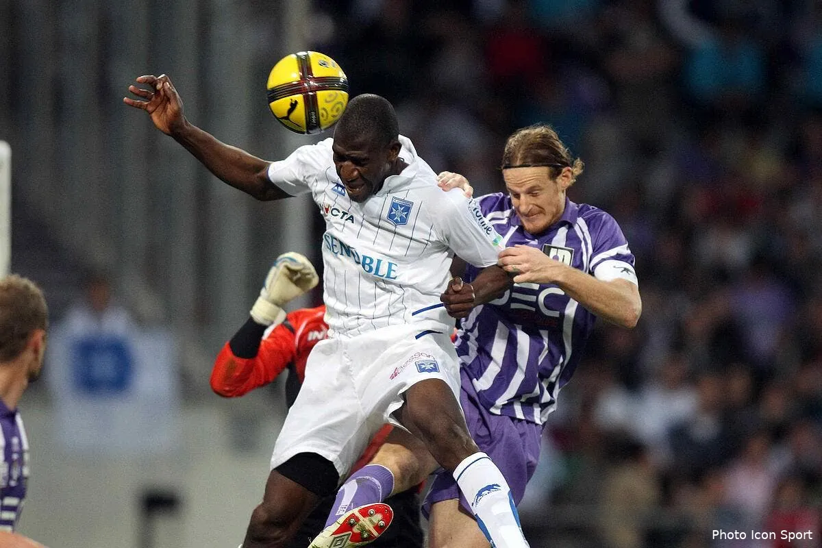 coulibaly sans pitie mais embete contre lens iconsport blo 160411 04 2018378