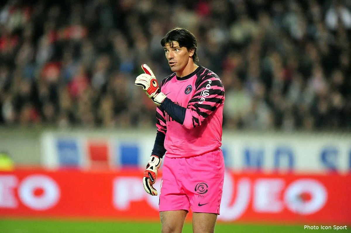 coupet plonge dans les pieds de taiwo iconsport noe 170411 88 2118560