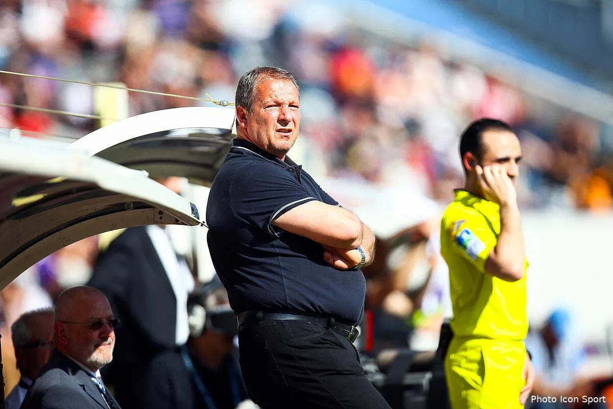 courbis pret a declencher une ola iconsport blo 120415 09 73109707