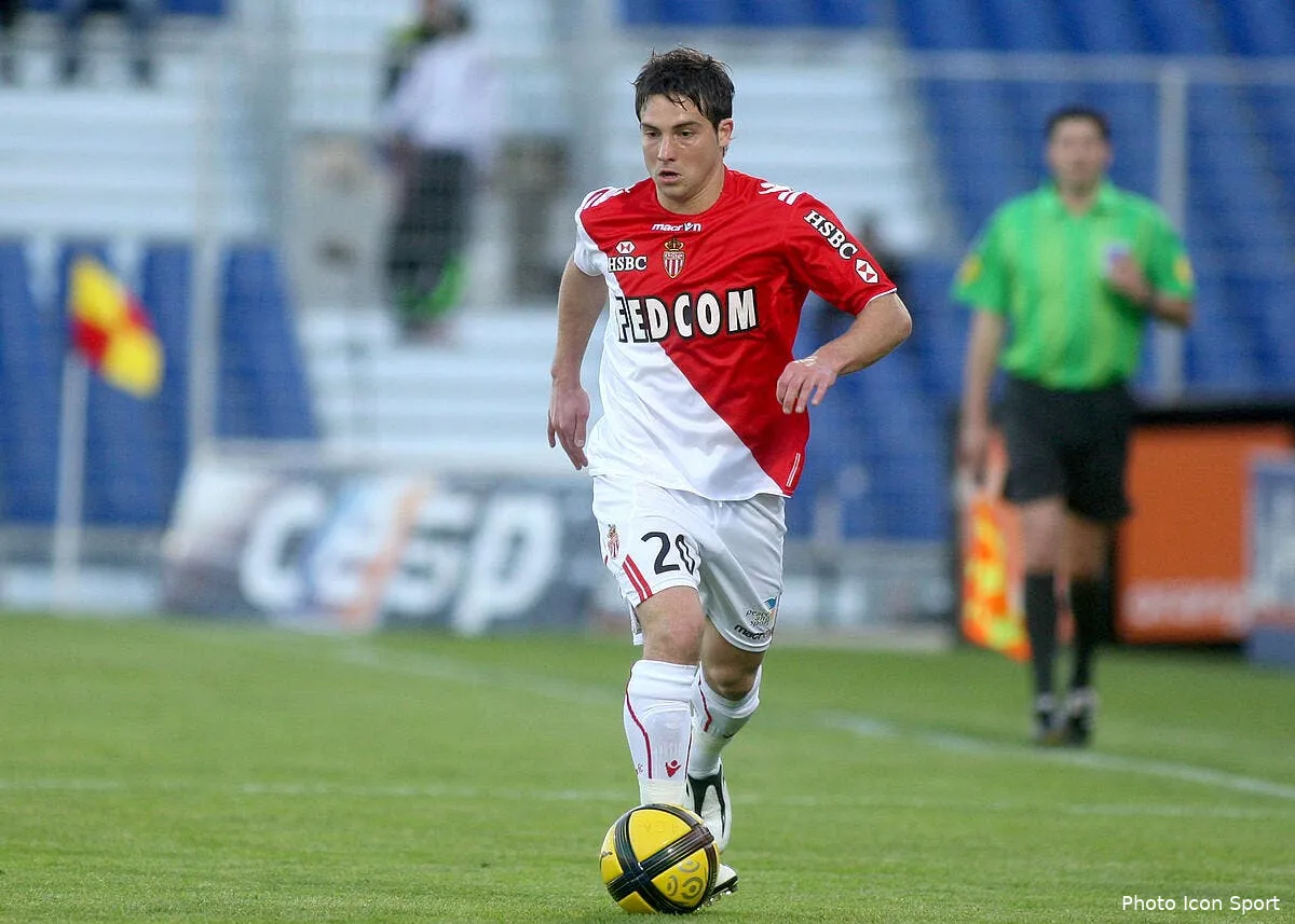 coutadeur signe a lorient lundi iconsport guy 020411 31 5520931