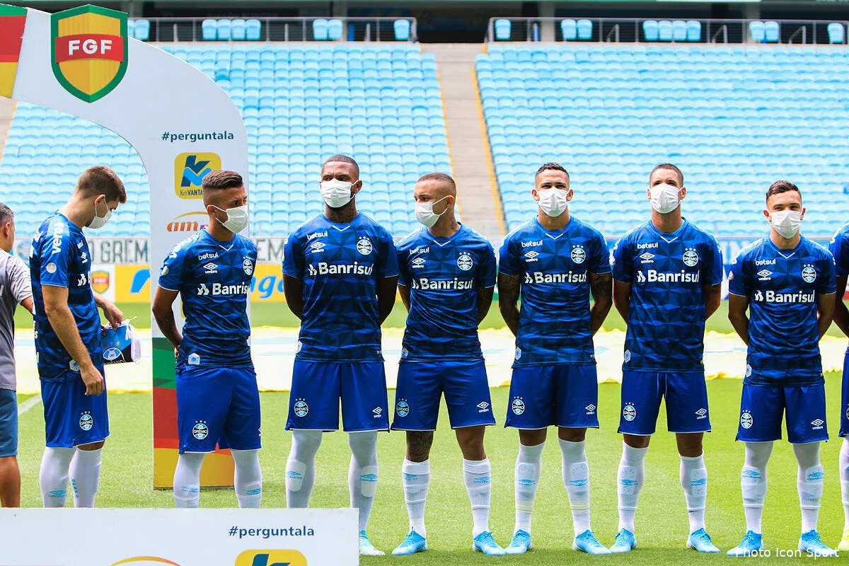 covid 19 tous les footballeurs masques pour la reprise icon oft20200315003283487