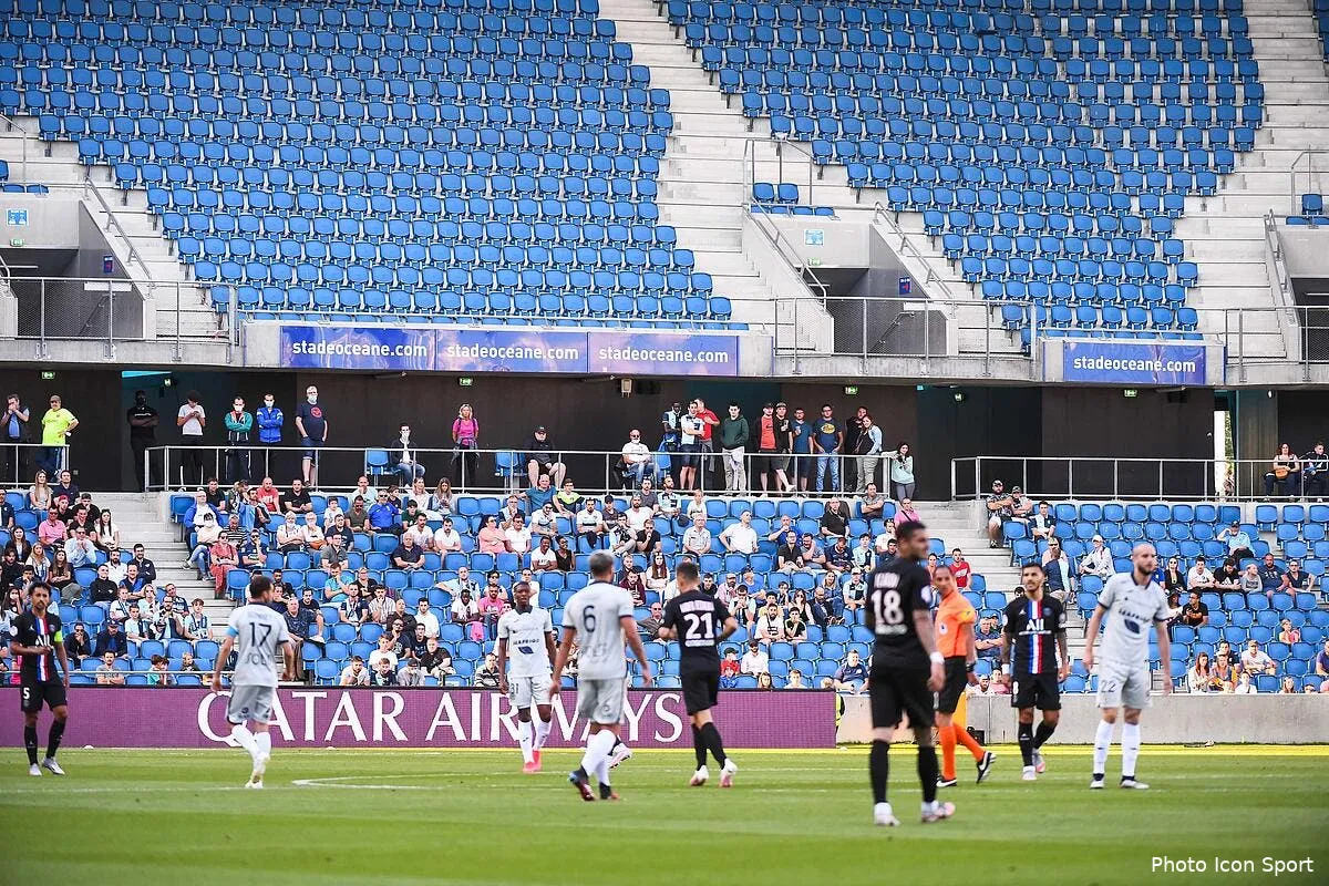 covid des stades de foot pleins l oms dit non icon bap 120720 93 132291065