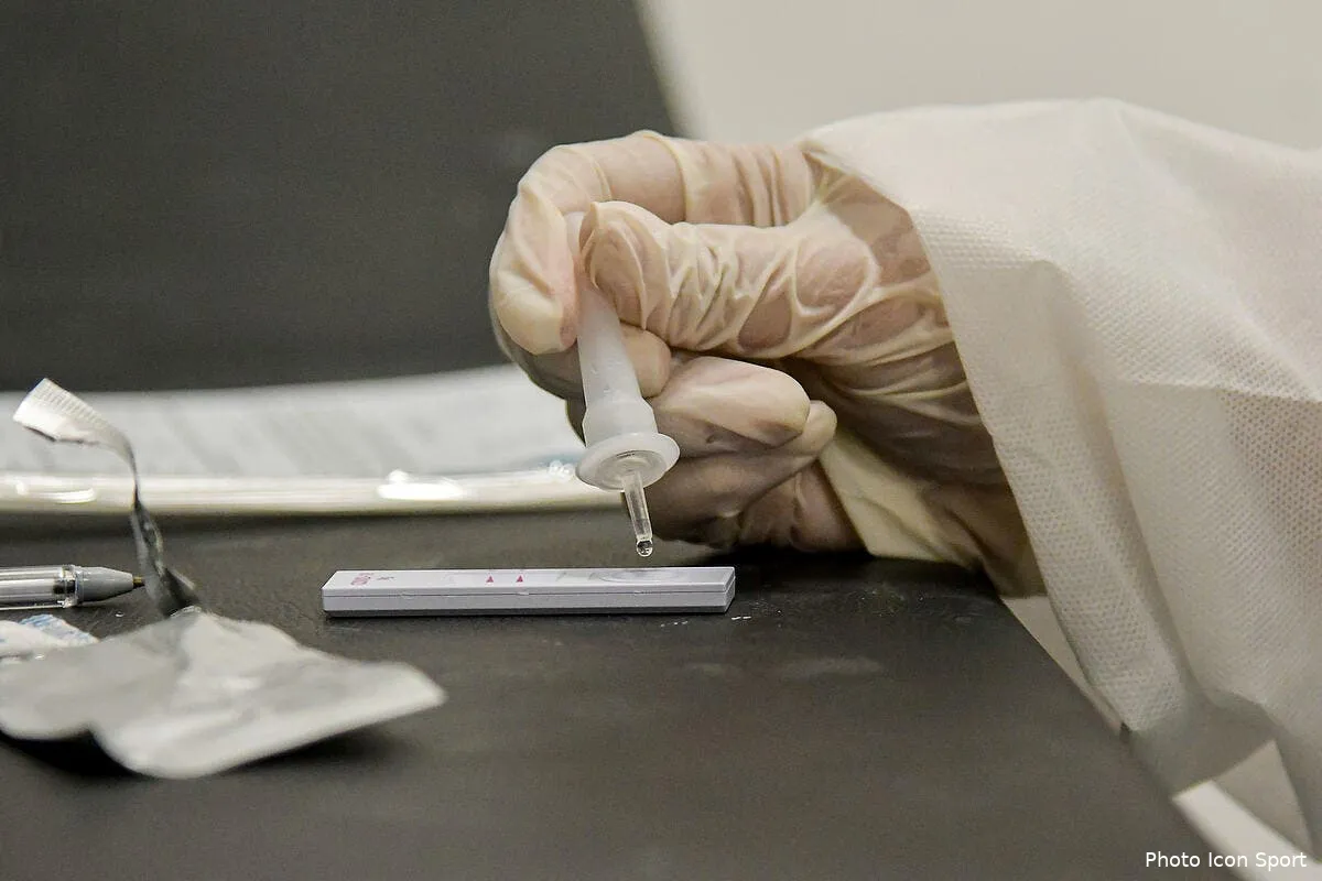 covid19 un joueur de bordeaux teste positif icon agf20200618101288607