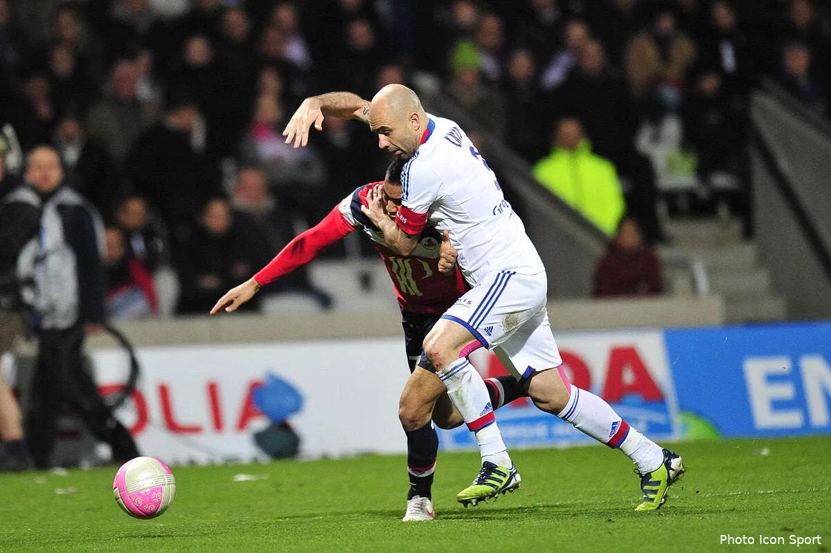 cris prend deux matchs garde et duverne ecopent de sursis iconsport noe 100312 06 0432725