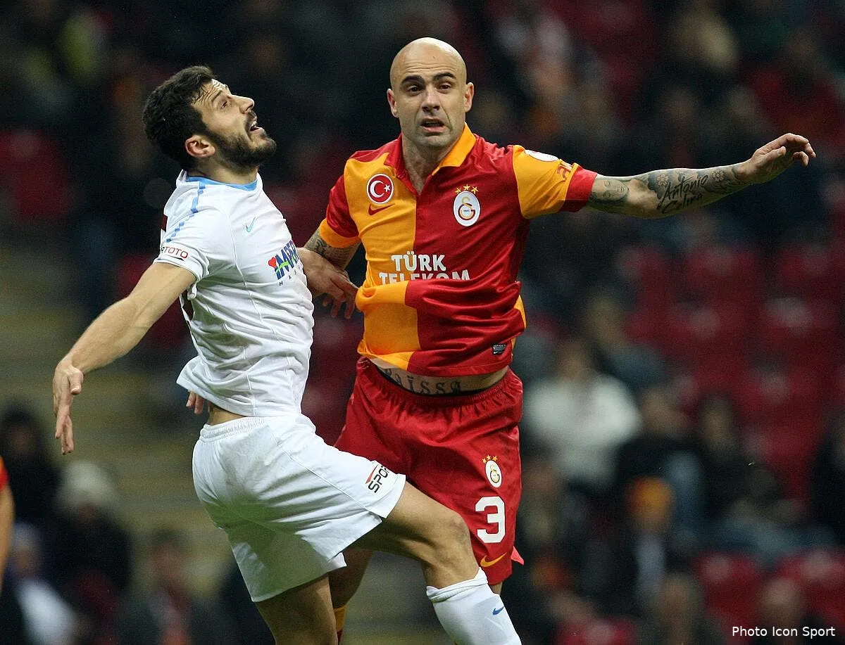 cris signe pour un an au gremio iconsport spa 111212 27 09 146877