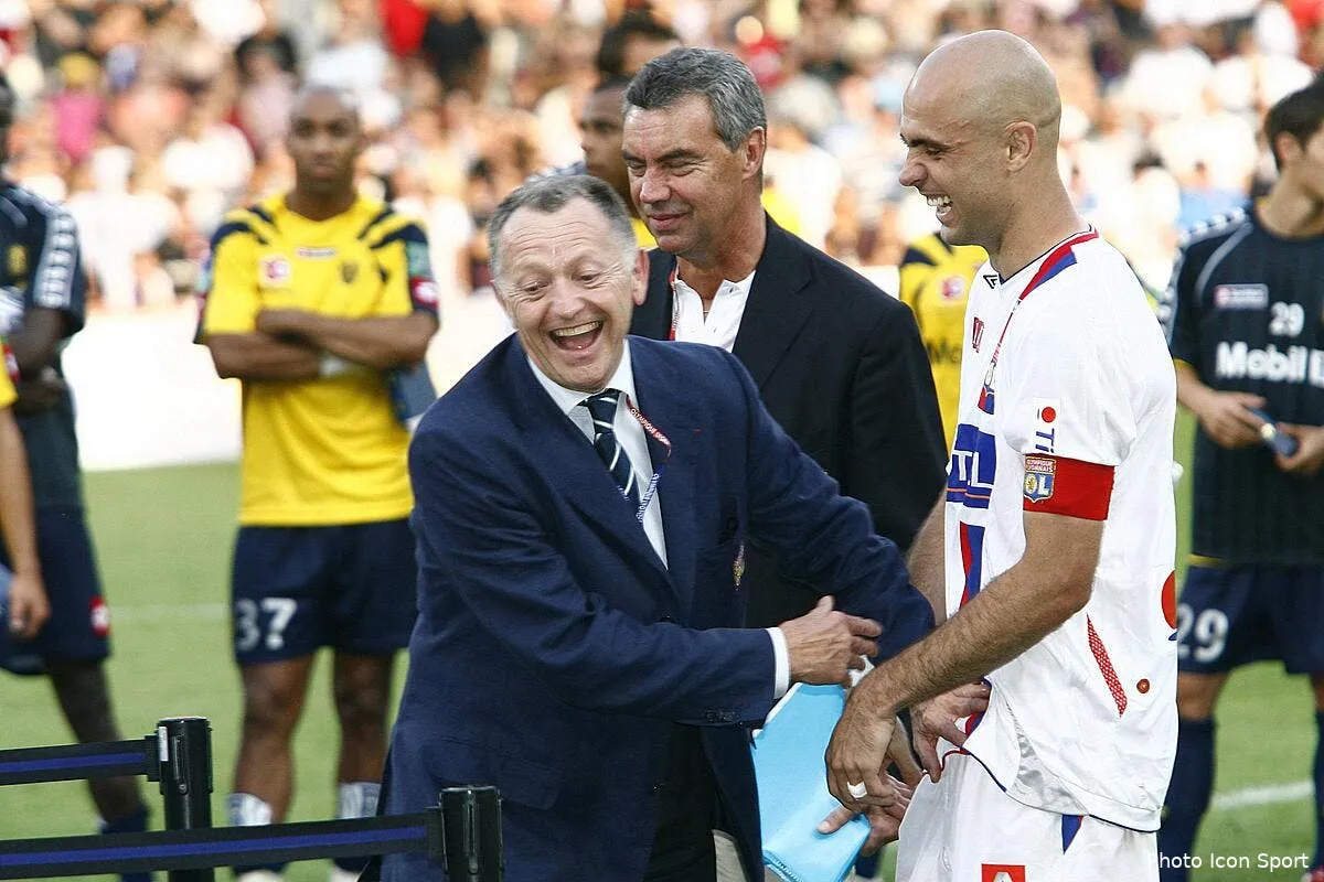 cris va rencontrer aulas pour son avenir a l ol iconsport per 280707 41 2432001