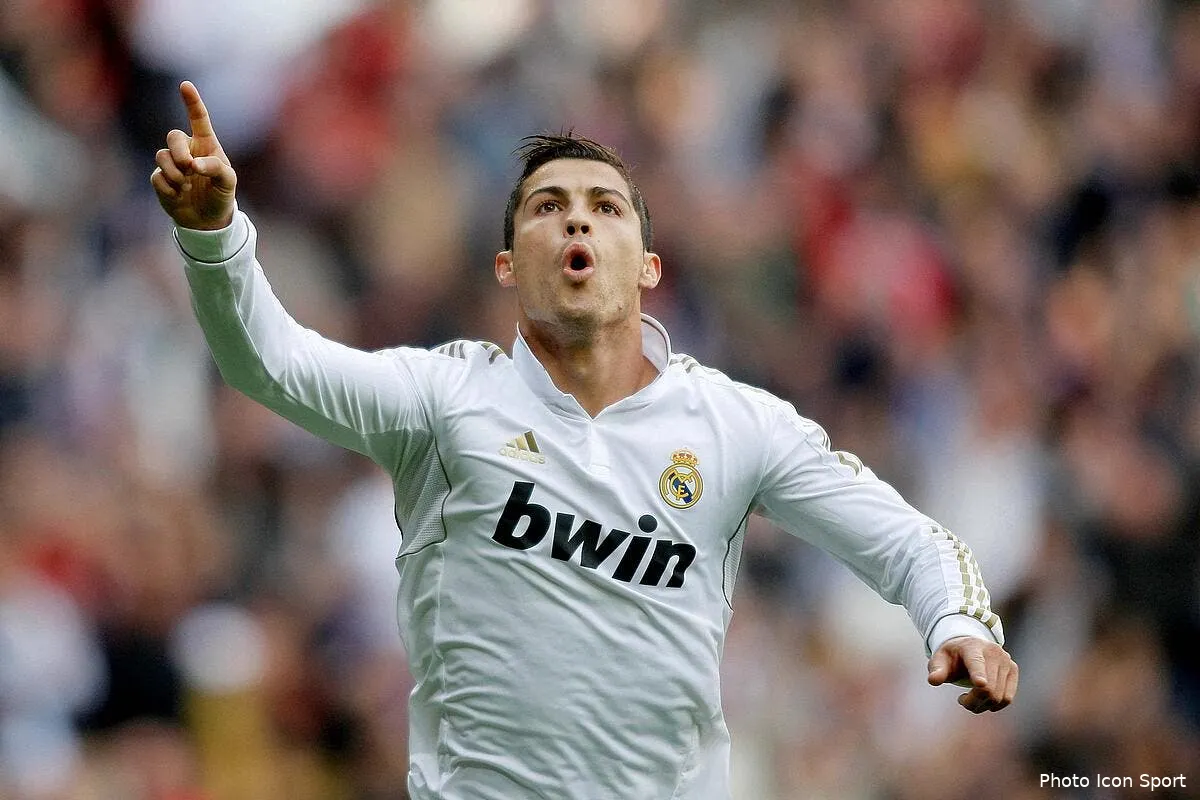 cristiano ronaldo 3 les critiques 0 iconsport nwp 061111 05 0628764