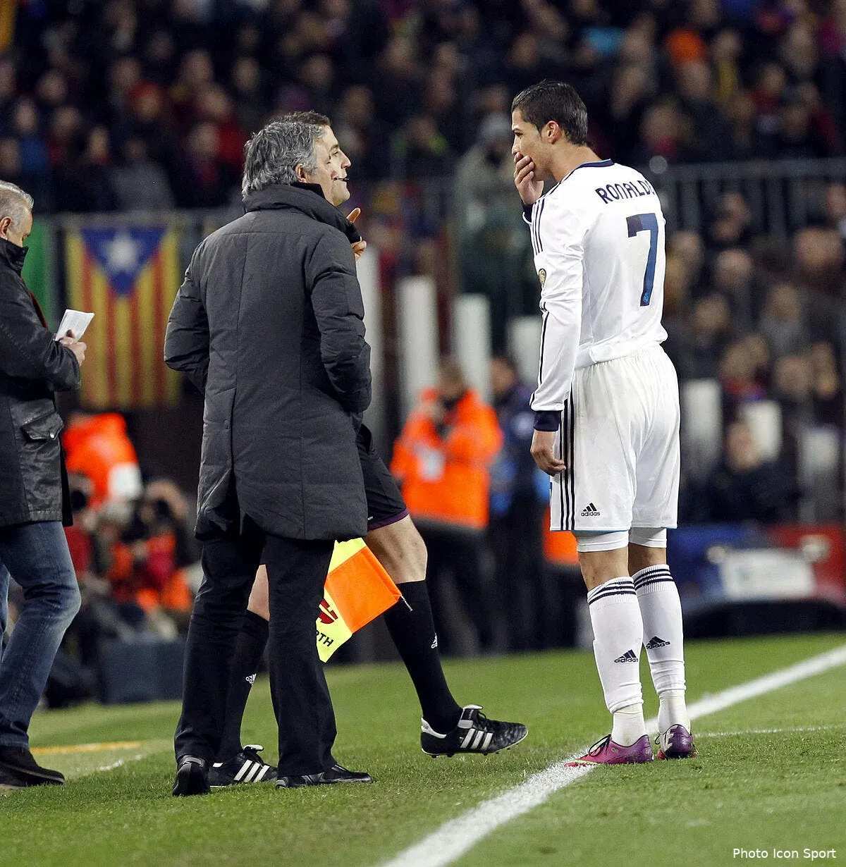 cristiano ronaldo aurait insulte mourinho en plein match iconsport mar 260213 26 5156685