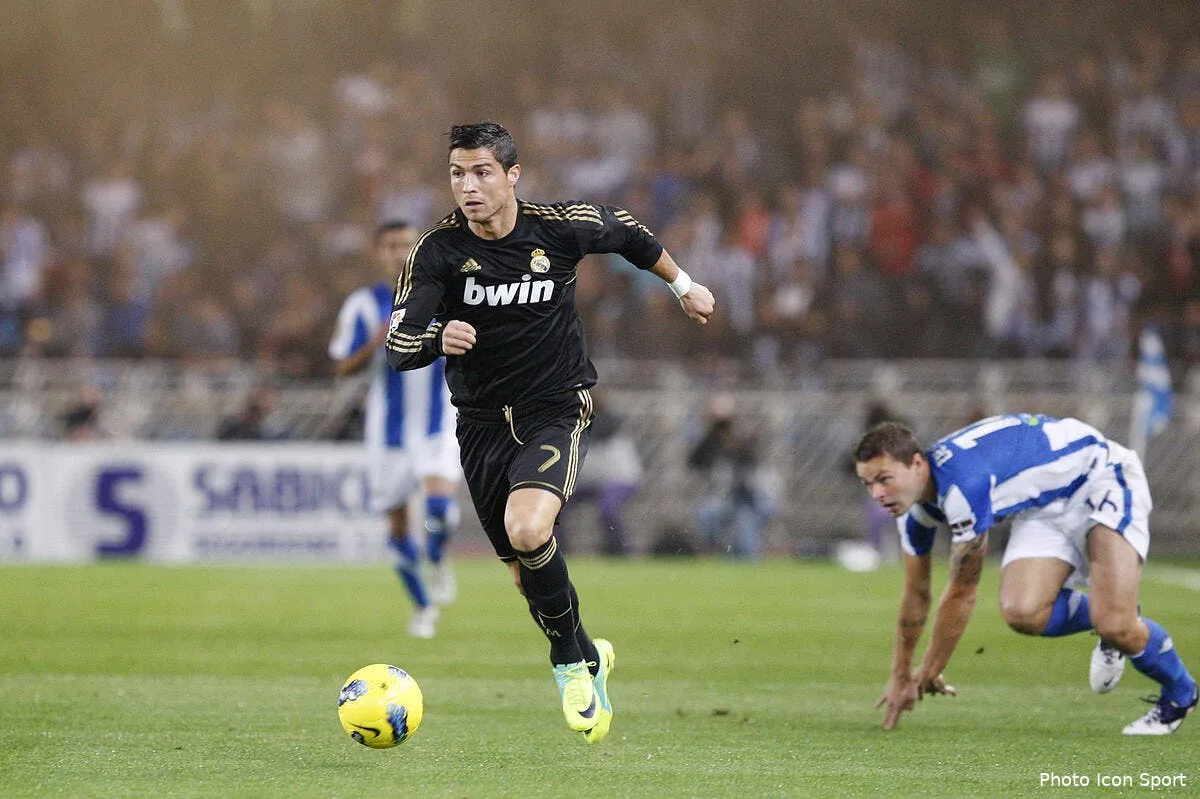 cristiano ronaldo craque et insulte des supporters iconsport apr 291011 01 0126685