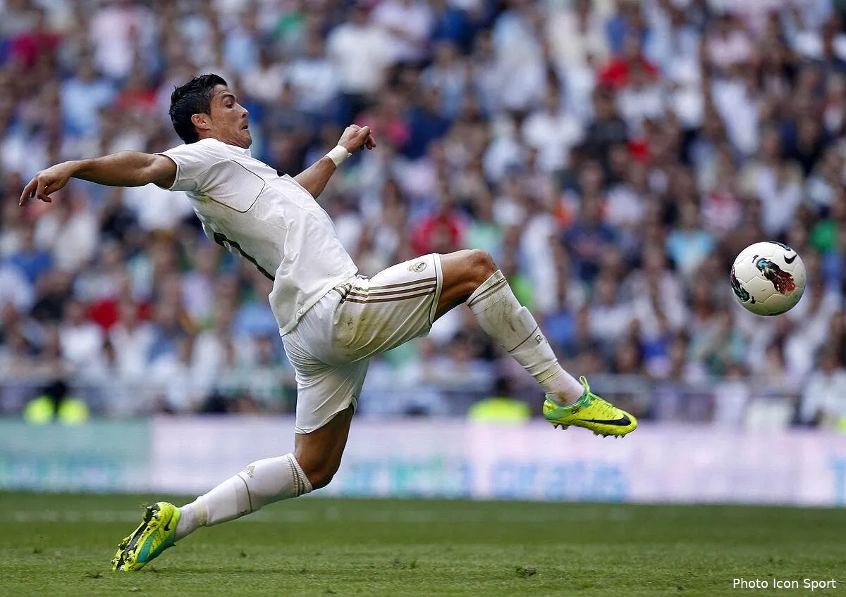 cristiano ronaldo enflamme deja l internet chinois iconsport alf 151011 05 3026080