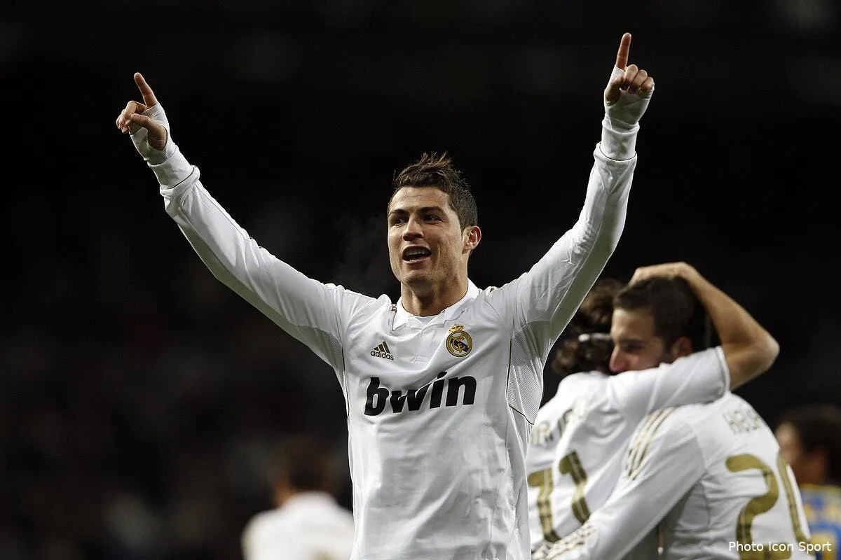 cristiano ronaldo jaloux du salaire d eto o iconsport lof 120212 12 3531177
