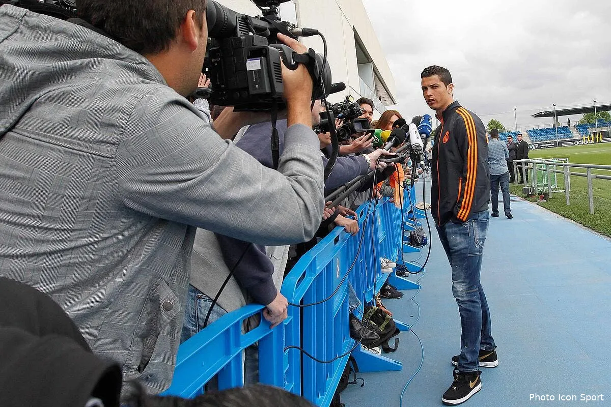 cristiano ronaldo veut eviter la selfie mania au bresil iconsport mar 220514 08 0784223