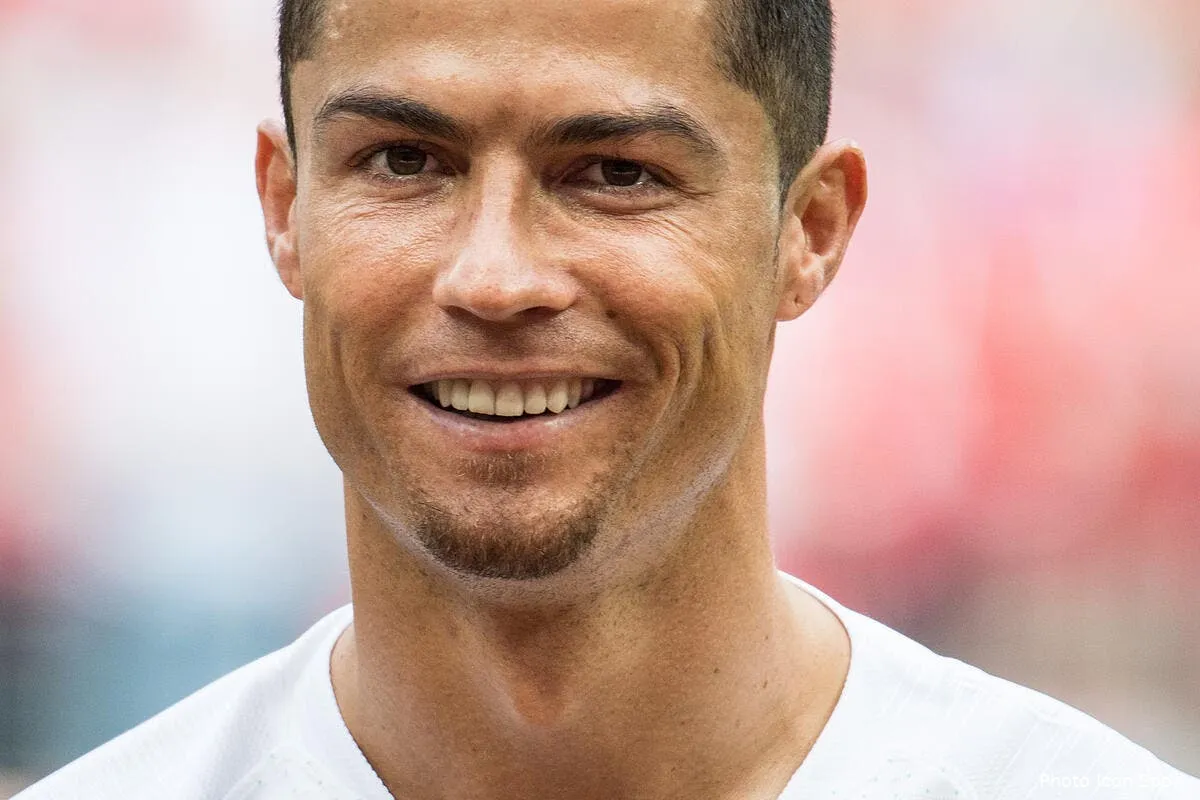 cristiano ronaldo voulait dormir sa reaction surprend les fans iraniens iconsport icon bbb 200618 44 32222885