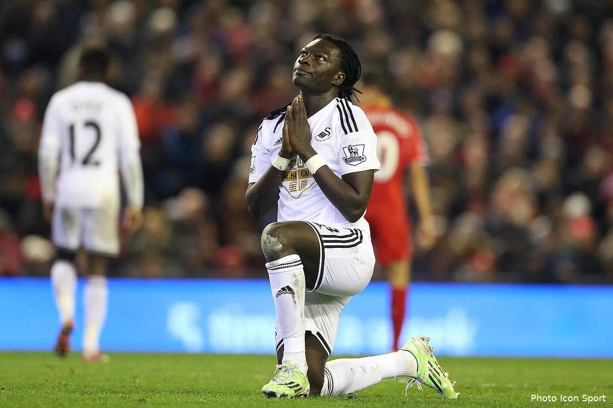 crystal palace et pardew prets a miser gros sur bafe gomis iconsport bpi 291214 05 01100467