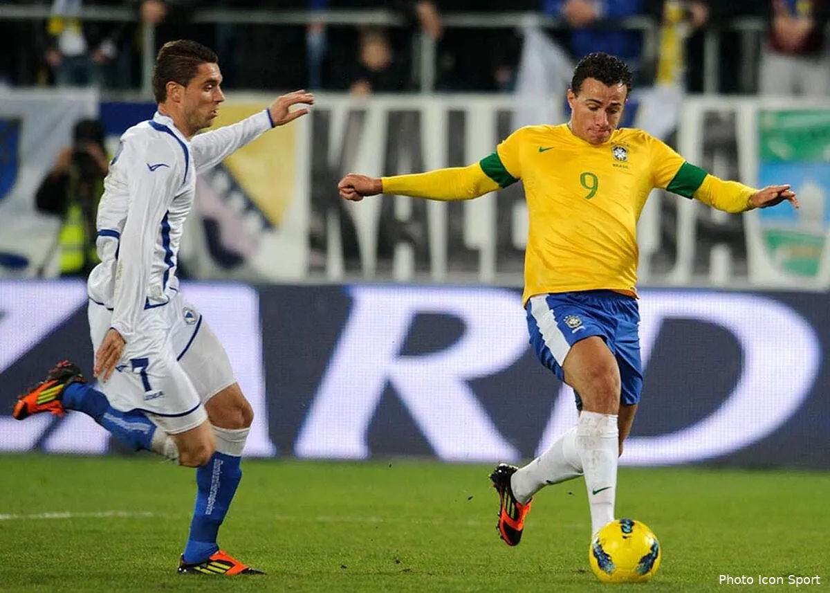 damiao grille le psg avec la juventus iconsport eqi 280212 01 2033873