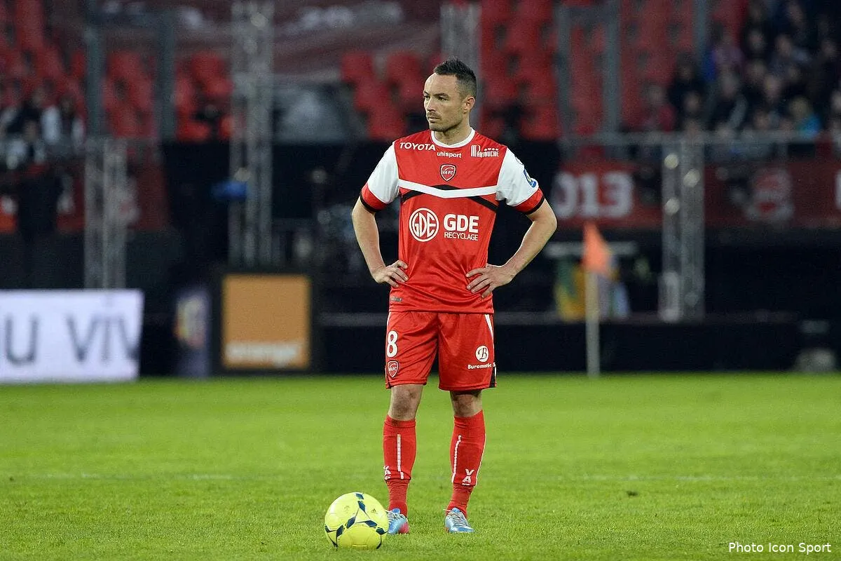 danic est a l ol grace a valenciennes iconsport por 260513 44 8559789