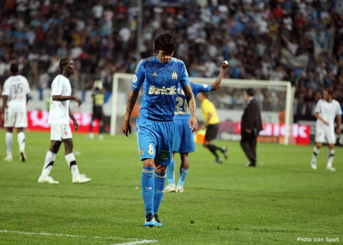 dassier ne donne plus un bon de sortie a lucho iconsport guy210511 01 0119739