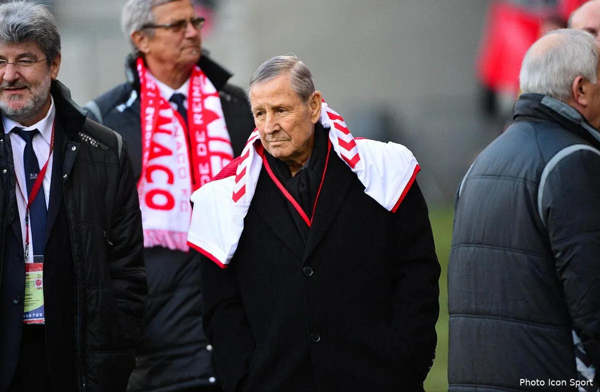deces de raymond kopa reaction de francois hollande iconsport win 220315 08 59172530