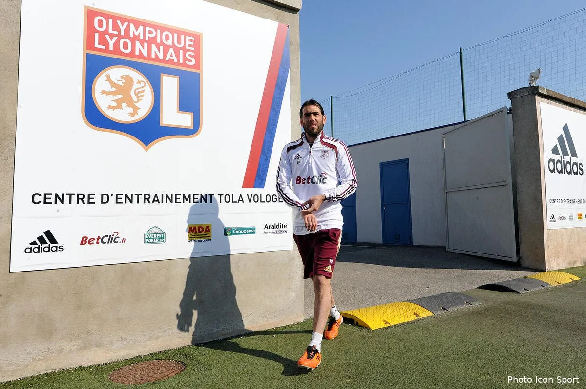 delgado en partance de l ol pour l olympiakos iconsport jpt 150411 01 2018264