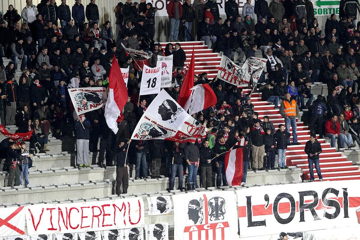 des affrontements entre supporters d ajaccio et de bastia avant le derby iconsport blz 140112 05 0141219
