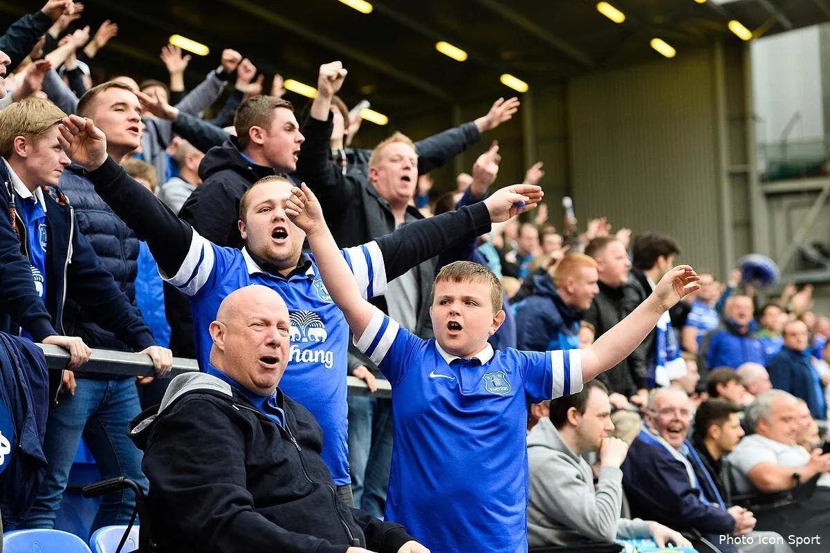 des fans d everton attaques par des hooligans a lille iconsport spi 030514 08 5395051