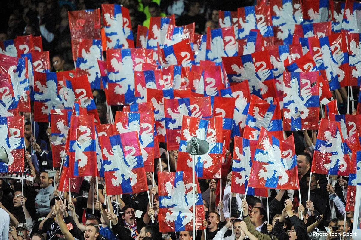 des supporters lyonnais et grenoblois se sont affrontes a saint priest iconsport pt 180911 101 10834032