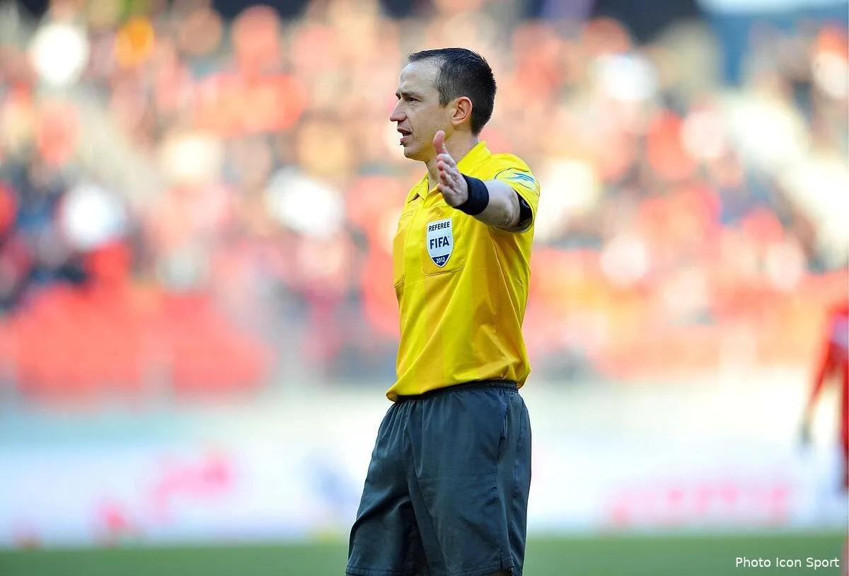 deschamps aurait aime des excuses de l arbitre de brest om iconsport win 110212 05 6031855