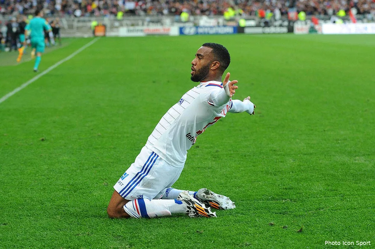 deschamps eteint la polemique avec lacazette et l ol iconsport jpt 051014 05 6393805