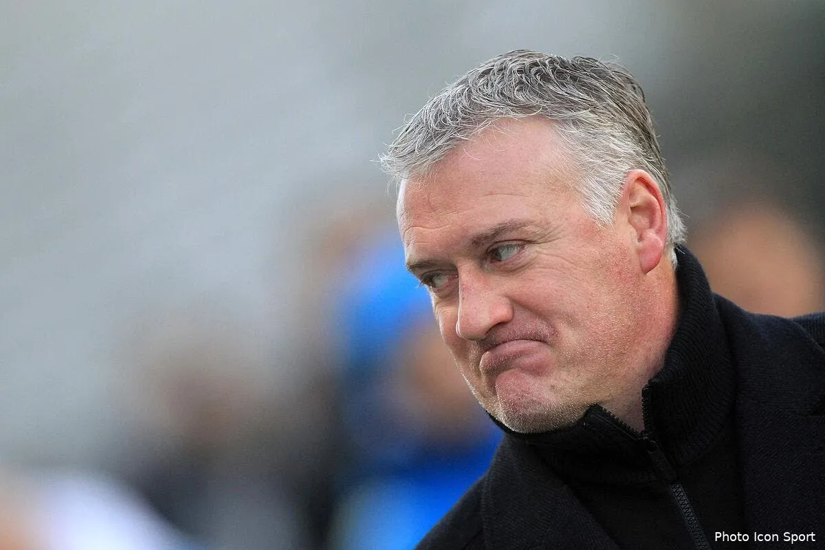 deschamps fait le guignol pour faire oublier l absence de remy a l om iconsport blo 150212 31 2231451