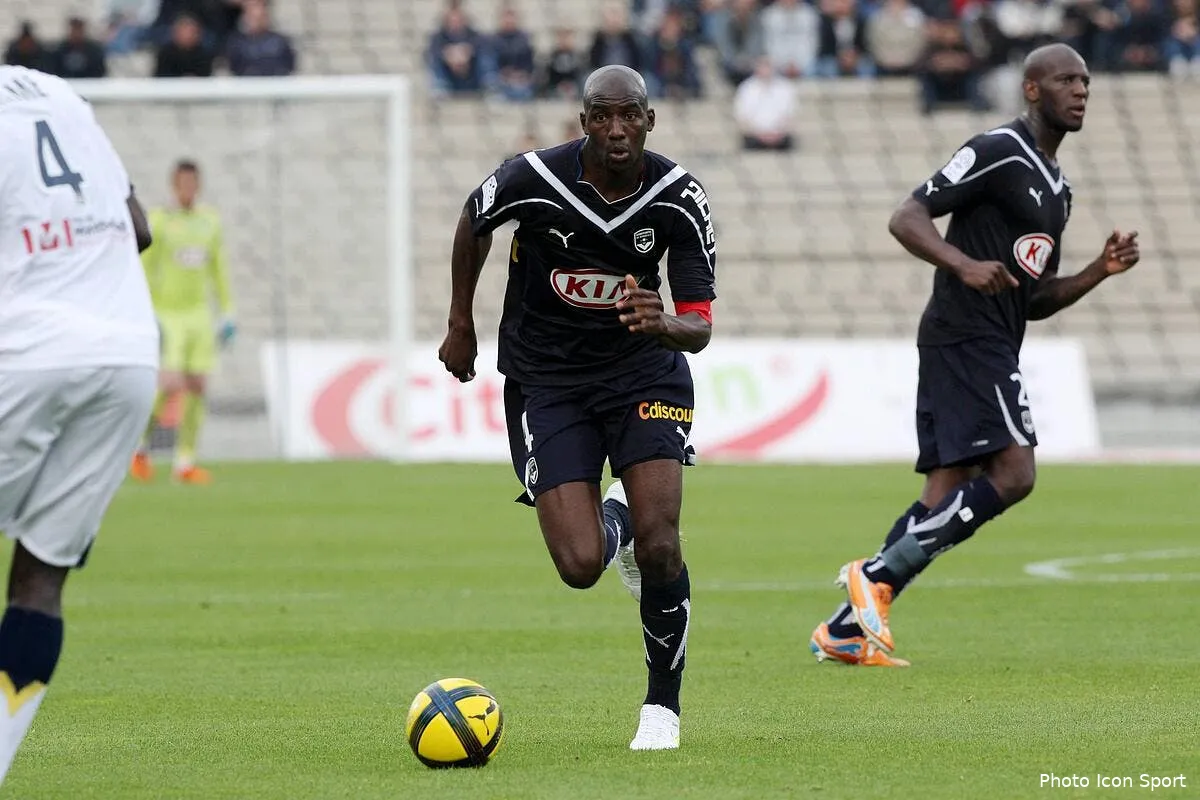 deschamps persiste et signe pour alou diarra iconsport rpr 070511 06 0321341