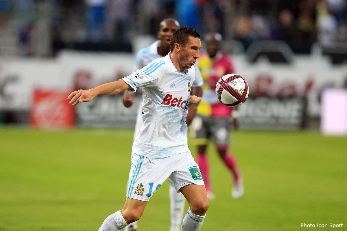 deschamps se creuse la tete pour trouver son systeme a l om iconsport blo 210911 26 3525090