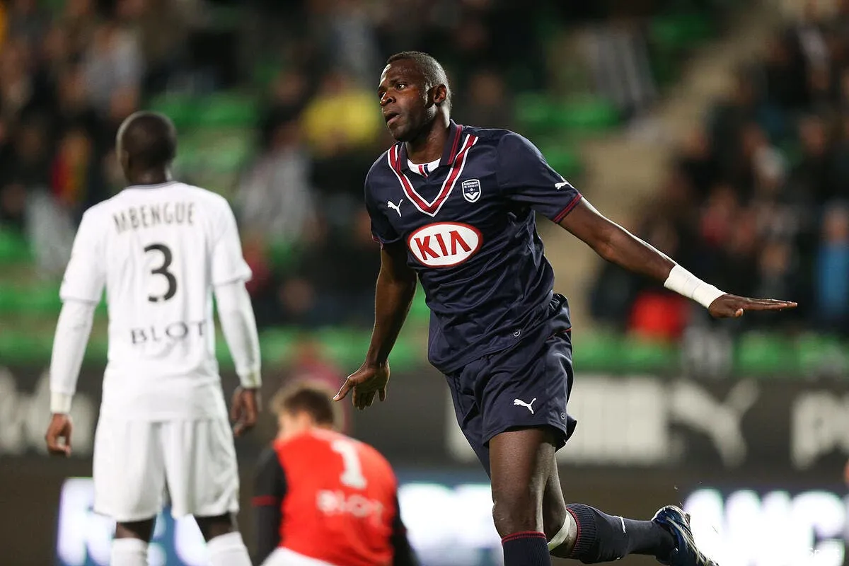 diabate s apprete a depasser zidane a bordeaux iconsport vmi 231113 04 1370483
