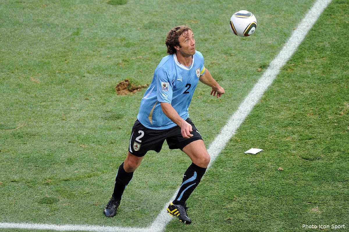 diego lugano le defenseur tant attendu au psg iconsport win 260610 601 2123791