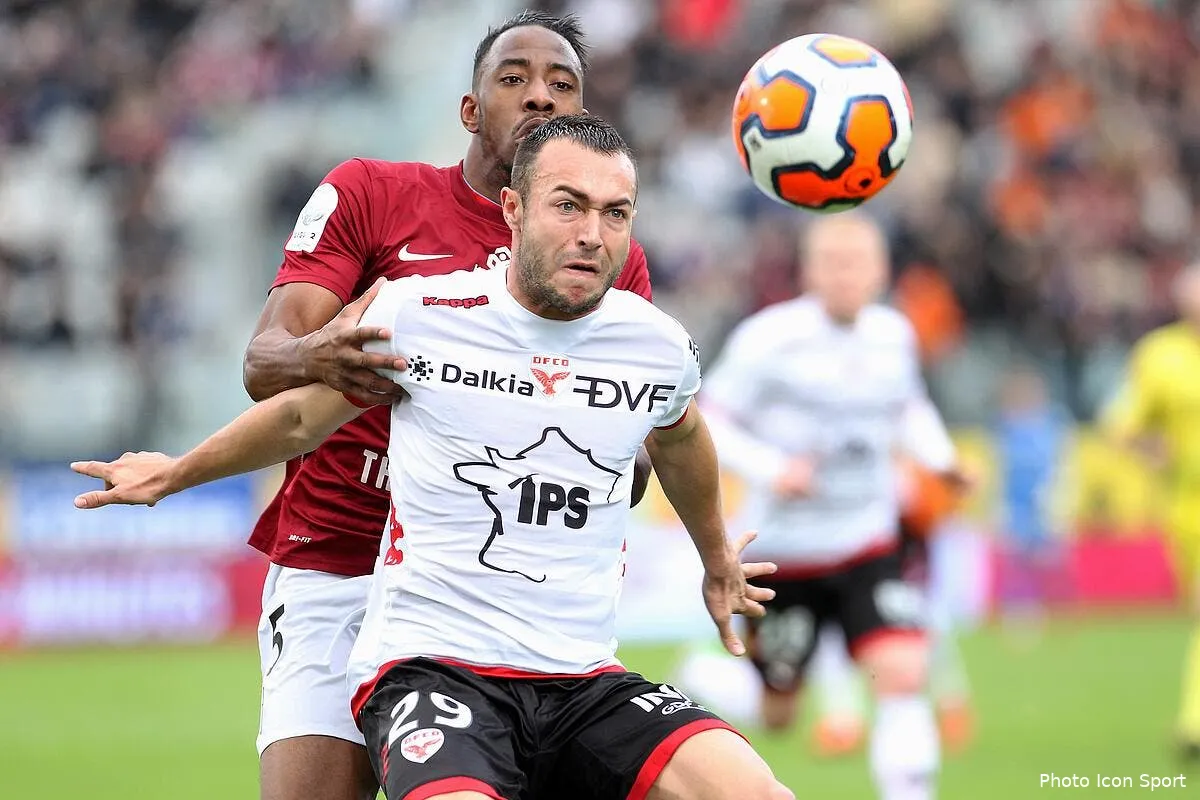 dijon pique bastia et monte sur le podium iconsport mrv 091113 05 0276469