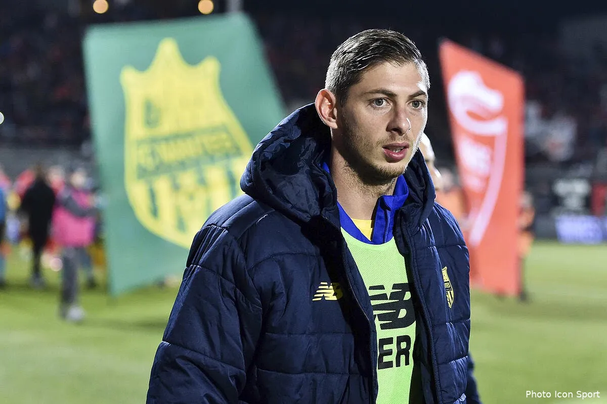 disparition le peuple de nantes rend hommage a emiliano sala icon adim 160119 34 70242677