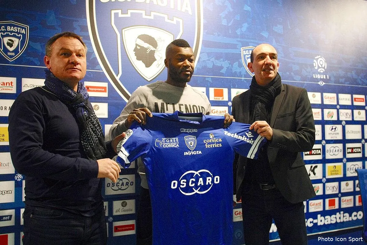 dj djibril cisse n a pas digere la charge de loulou nicollin iconsport mae 010114 05 0473527