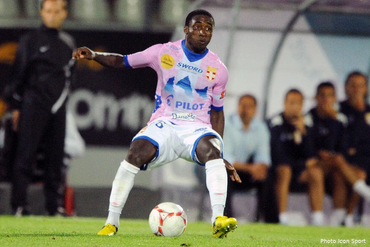 dja djedje ne se prendra pas la tete avec le psg au mercato iconsport jpt 110812 08 2338959