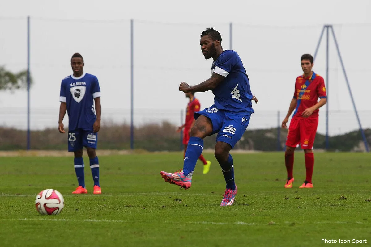 djibril cisse la bonne surprise a bastia iconsport mae 101014 01 2494235