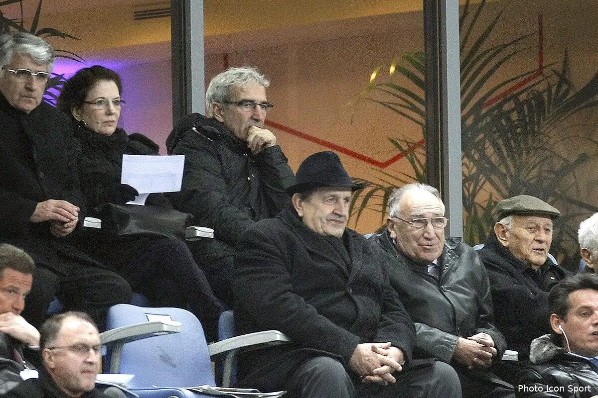 domenech au cameroun nkoulou ne saute pas de joie iconsport vis 220313 01 2456963