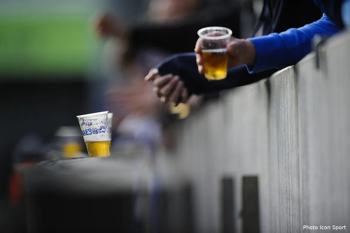 du whisky pour la bourgeoisie mais pas de biere pour le bas peuple du foot iconsport blg 251014 10 57104197