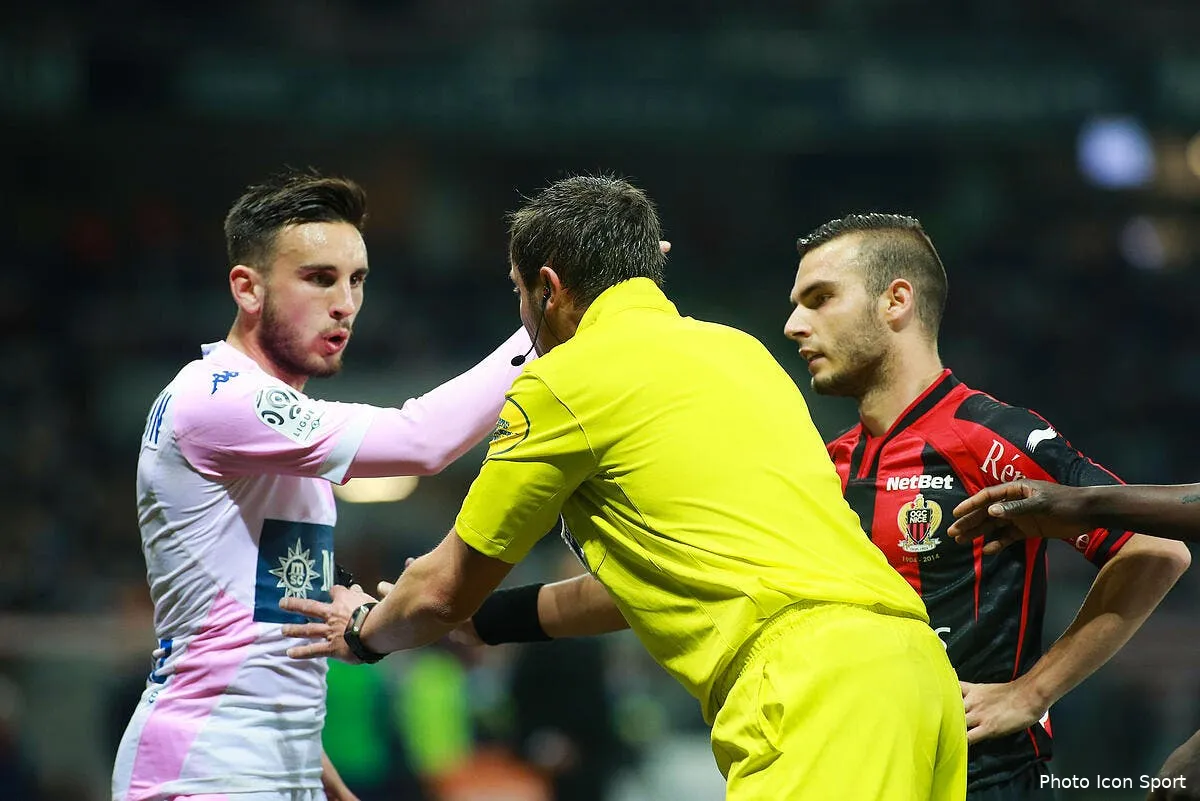 dupraz evite de disjoncter contre l arbitre mais iconsport hao 040415 02 04108175