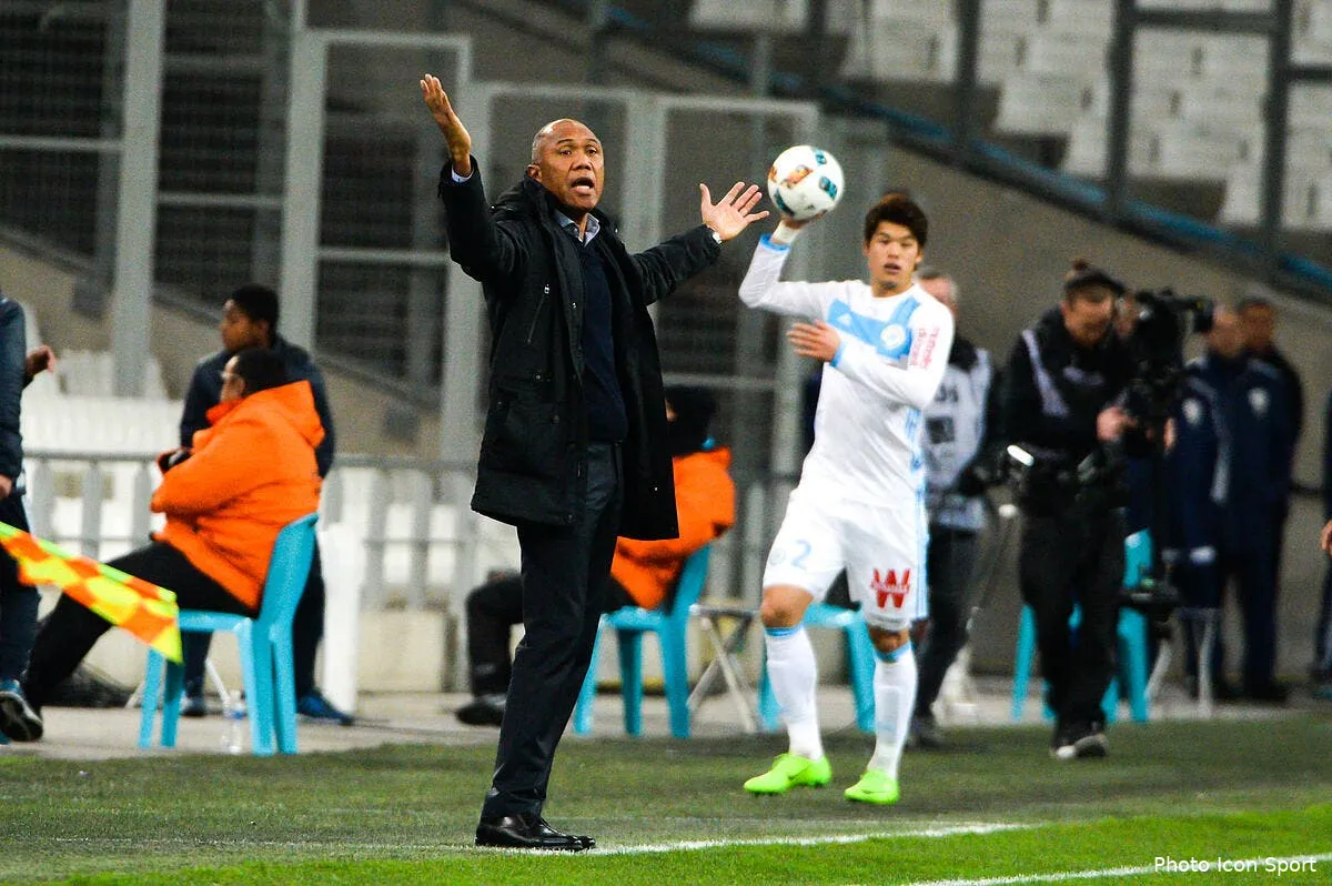 eag kombouare regrette une nouvelle erreur d arbitrage iconsport val 080217 01 10170212